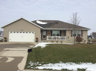1145 Prospect St, Jesup, IA 50648
