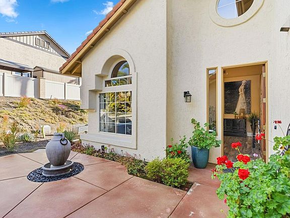 5th image of 2763 Canyon Oak Pl