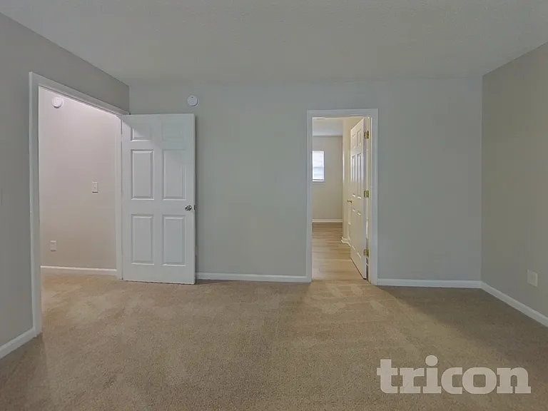 221 Meyer Ln — Photo 7