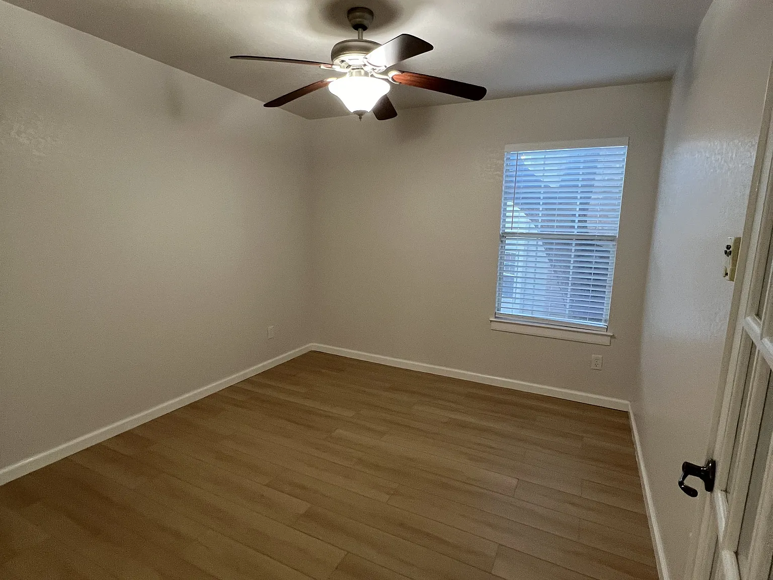 3 bed, 2064 sqft, $2,200 — Photo 4