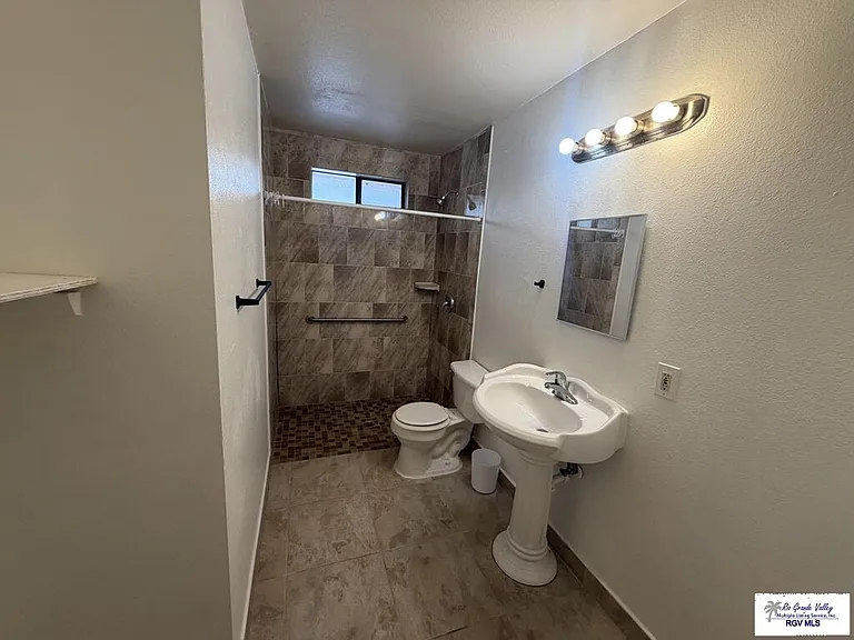 7202 El Lago Dr — Photo 8