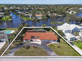7945 Pine Tree Ln, Lake Clarke Shores, FL 33406