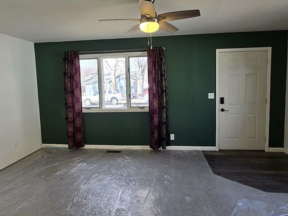 4th image of 608 3rd Ave SW