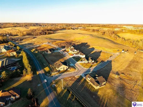 201 Apple Grove Ln, Elizabethtown, KY 42701