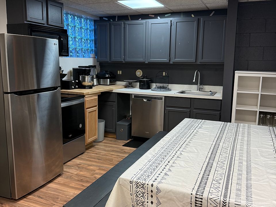 Full kitchen with dishwasher
