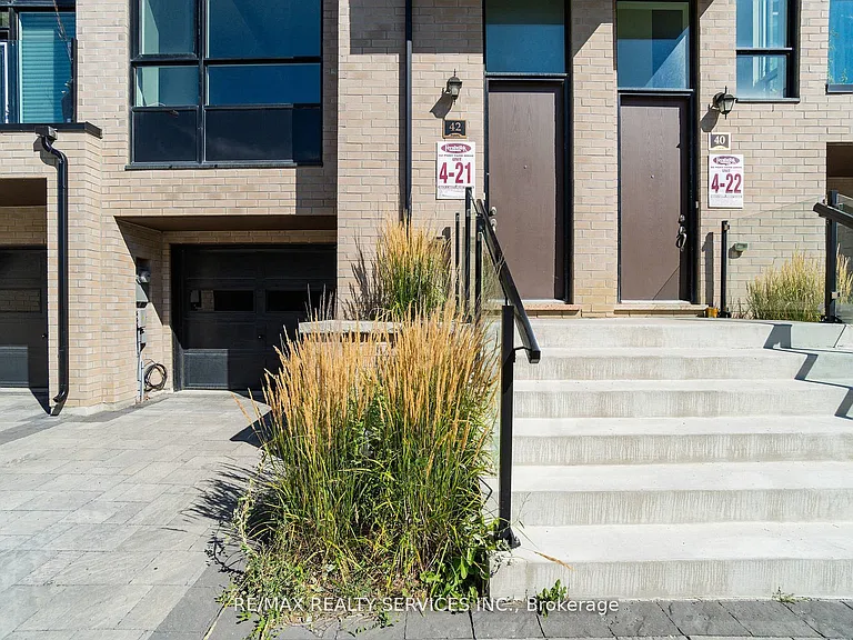 42 Pony Farm Dr — Photo 2