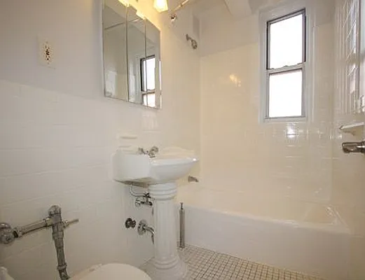 Rented by SW Queens Mezzanine | media 13
