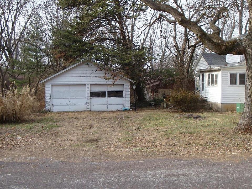 2nd image of 1112 E College Ave