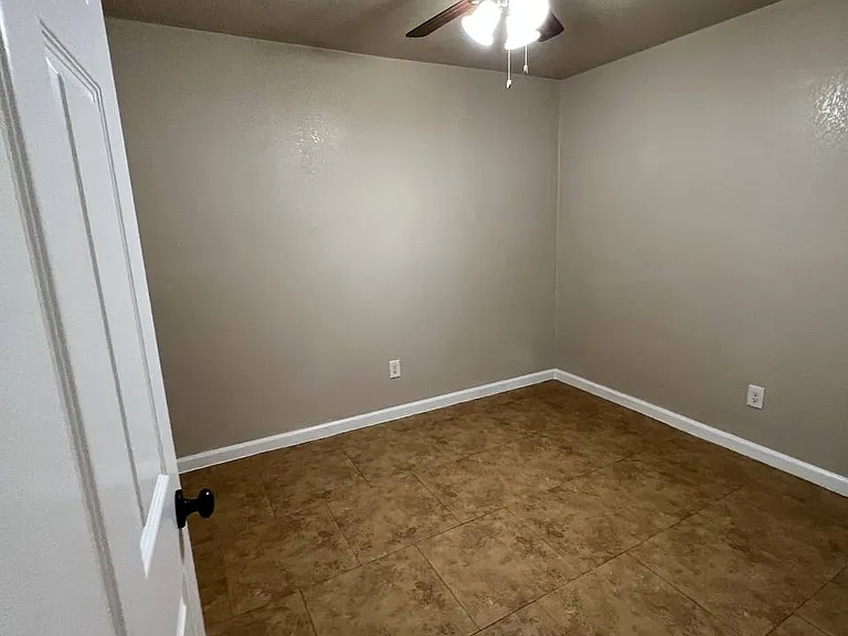 304 N Sierra Vista Ave #B — Photo 11