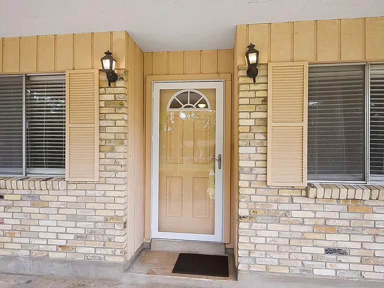 185 Oklahoma Ave — Photo 5