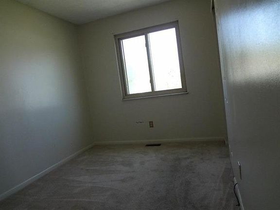 5th image of 11830 Hitchcock Dr