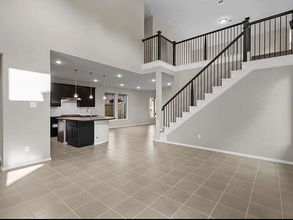 5th image of 311 Violet Crown Ln