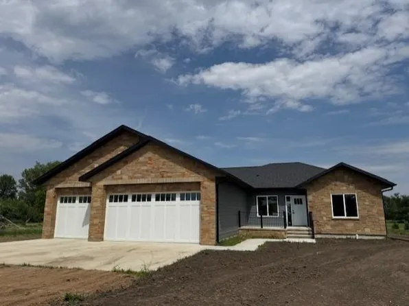 2205 Cedar St, Tyndall, SD 57066