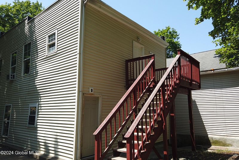 5th image of 65 Tyler Street