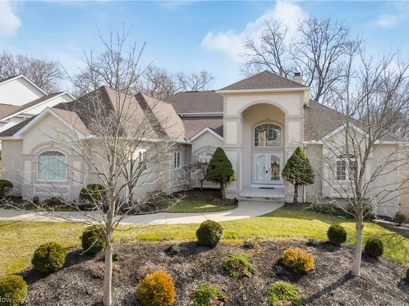 2630 Deer Ridge Run, Cuyahoga Falls, OH 44223