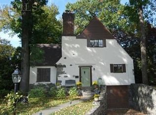 36 Vine Rd, Larchmont, NY 10538