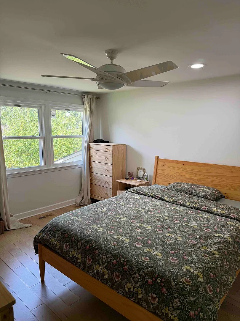3 bed, 2100 sqft, $4,850 — Photo 4
