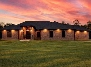 23708 Hutchinson Rd, Springfield, LA 70462