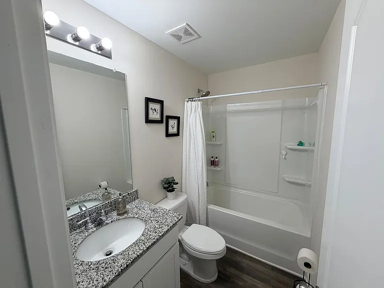 301 Long Grove Ln — Photo 8