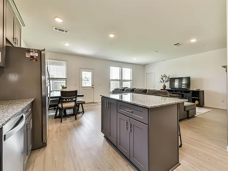 339 Friesian Ct — Photo 13