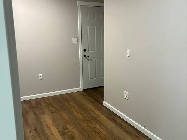 103 Rosewood Dr — Photo 3
