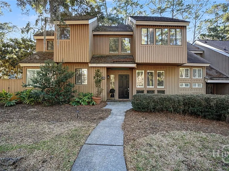 10 Dame Kathryn Dr — Photo 2