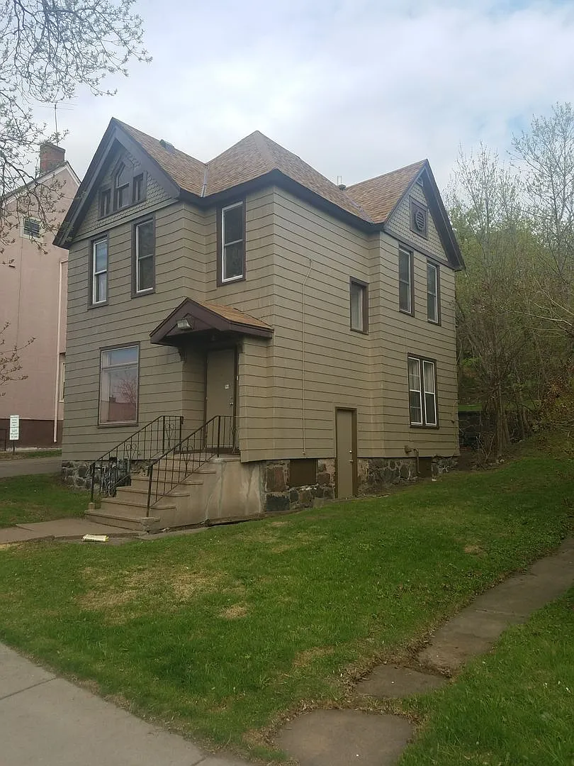 613 East 1st Street — Photo 1