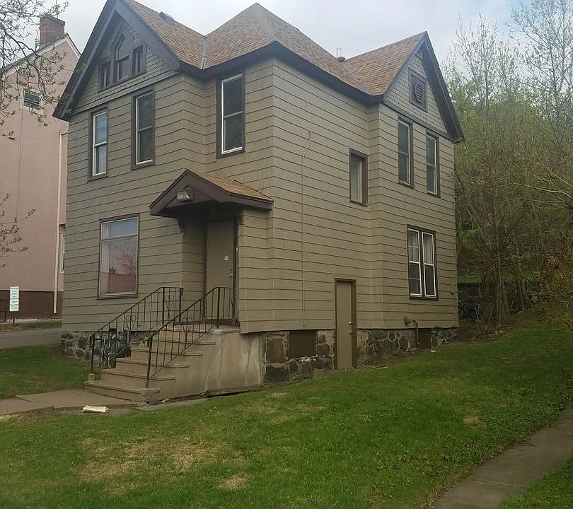 613 E 1st St