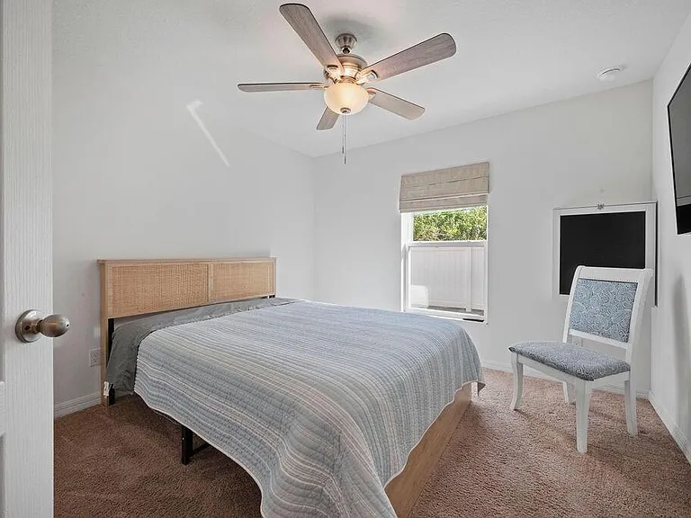414 SW Dahled Ave — Photo 7