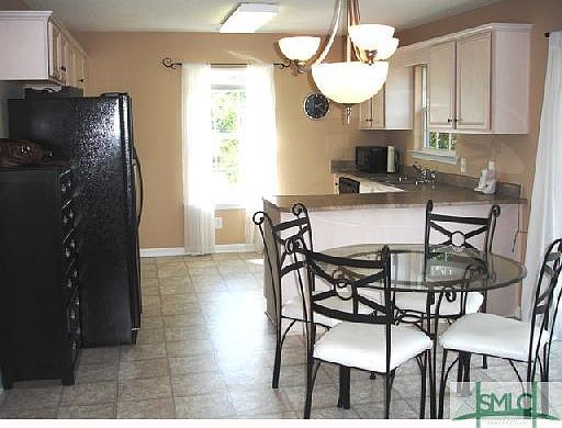 2nd image of 220 Bayberry Lane
