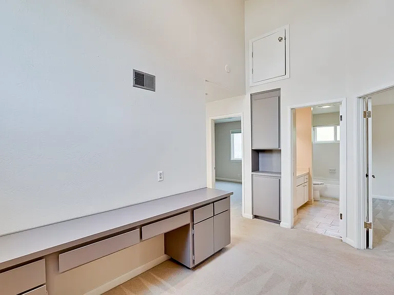 803 Runningwood Cir — Photo 34