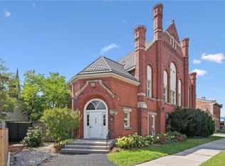 200 Woolwich St #204, Guelph, ON N1H 3V7