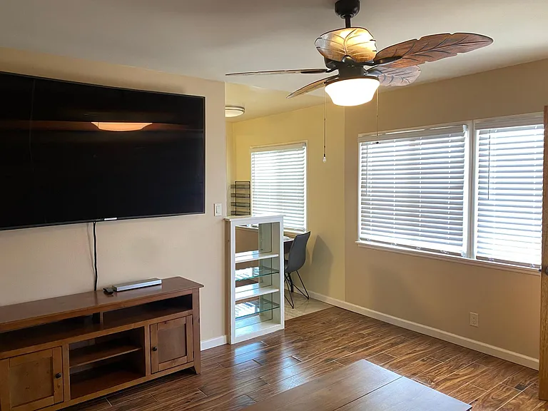 5506 W Adams Blvd #3 — Photo 4