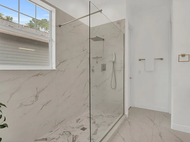 11 N Forest Ave #3 — Photo 17