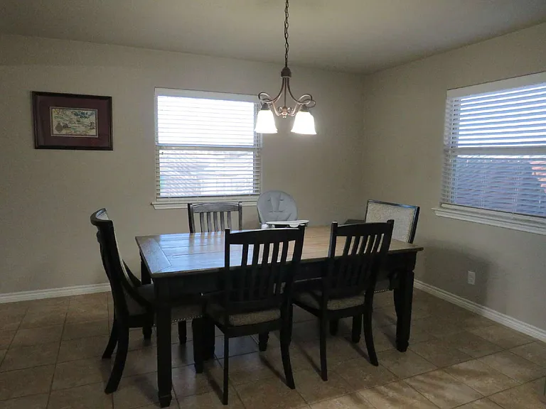 9805 Kaitlyn Dr — Photo 10