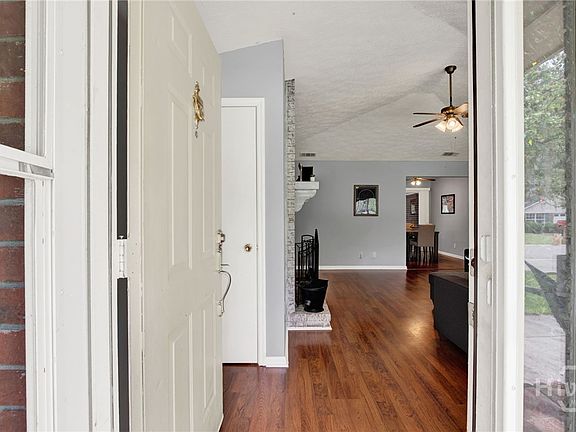 4th image of 41 Whippoorwill Lane E