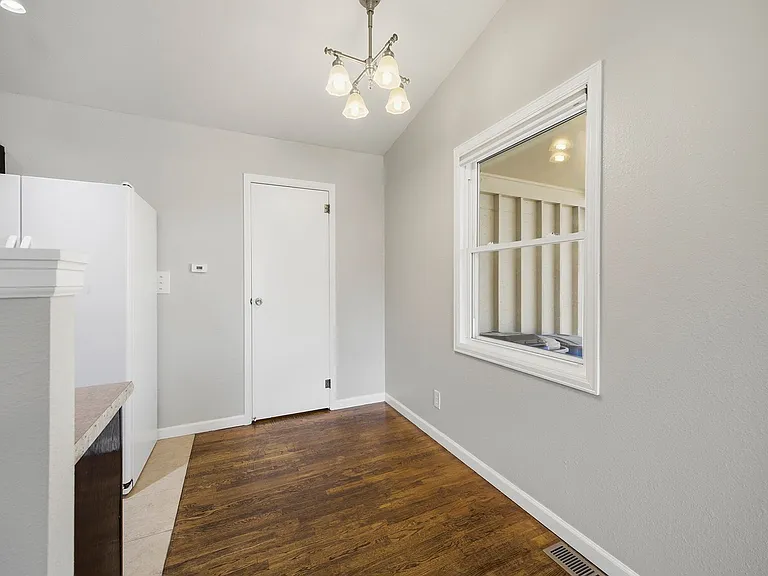 2333 W 25th Street Rd — Photo 10