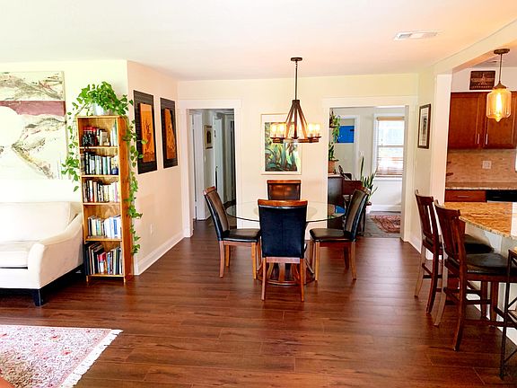4th image of 701 Mayfair Cir