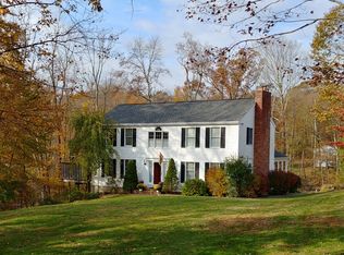 33 Columbia Dr, New Fairfield, CT 06812