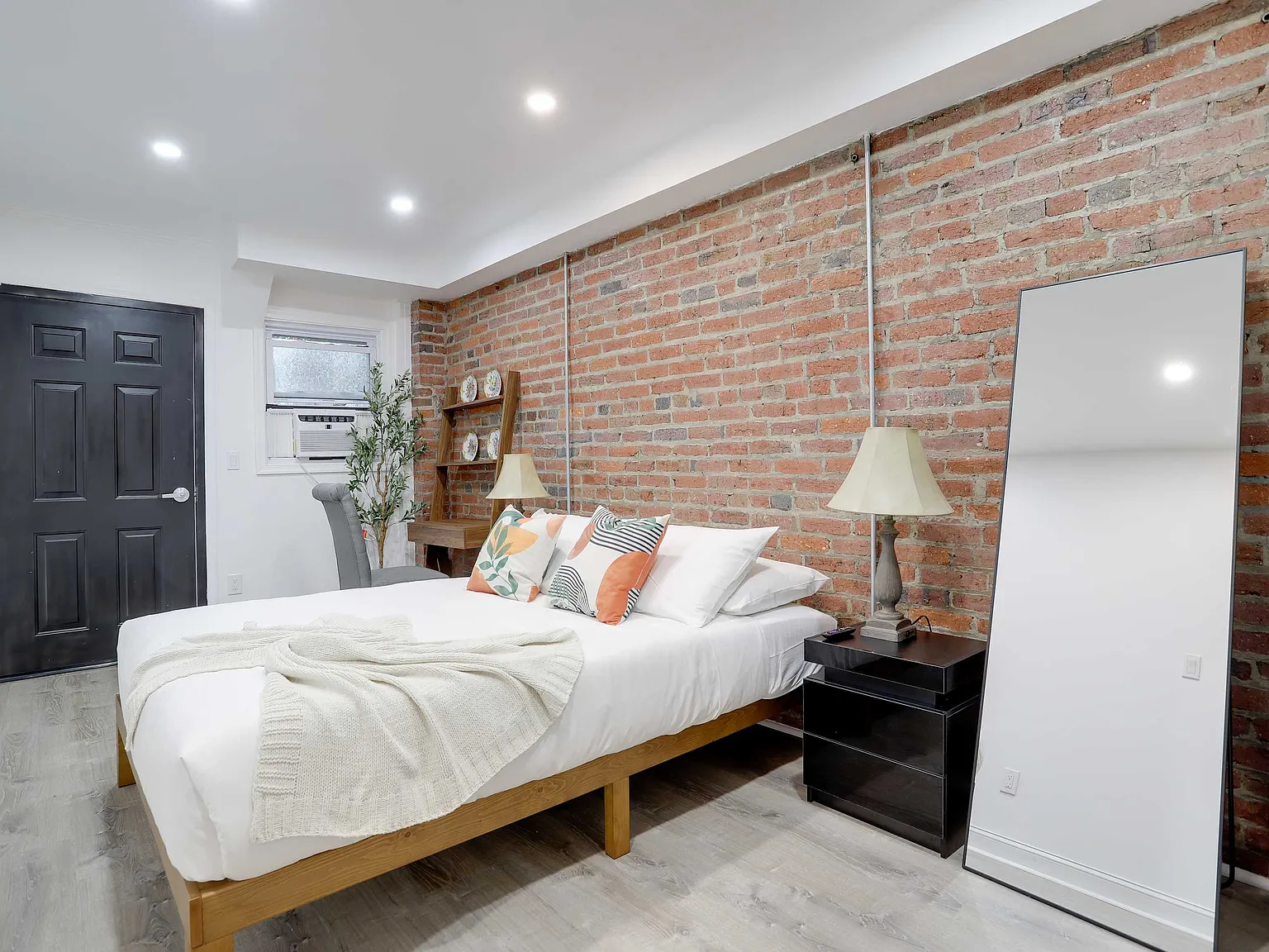 Studio, 800 sqft, $2,010 — Photo 3