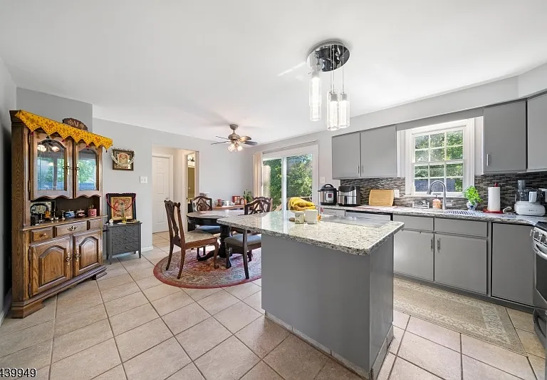 32 Montville Ave — Photo 8
