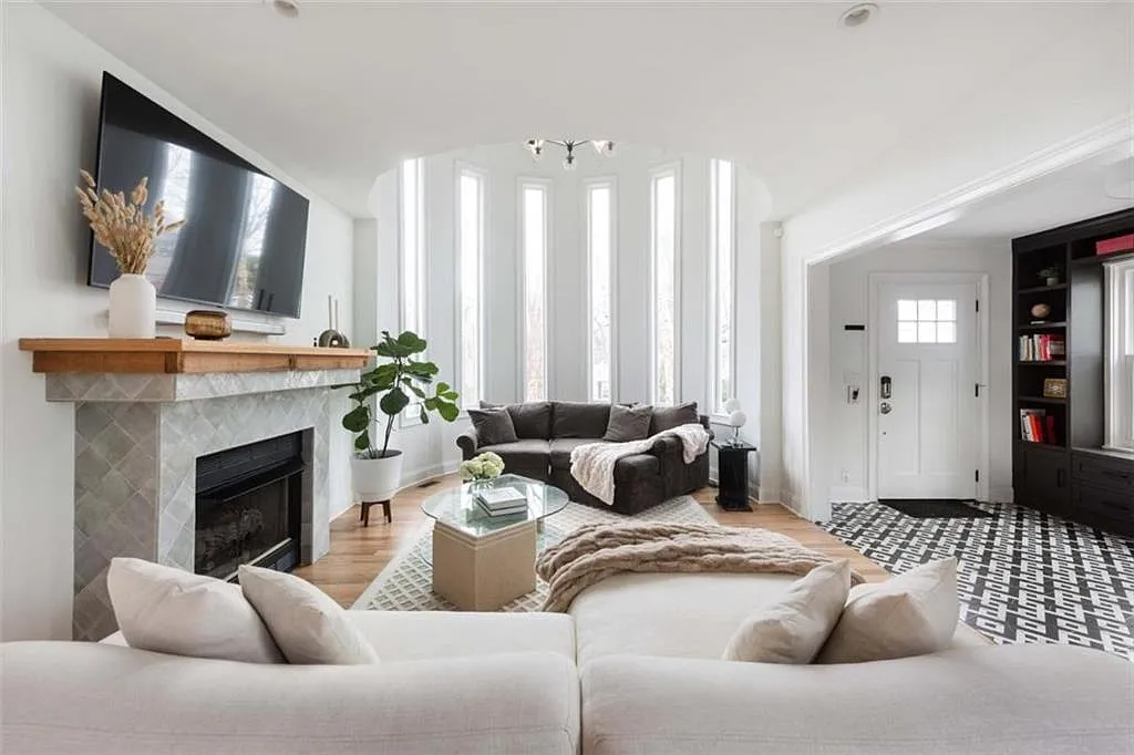 2 bed, 2.0 bath, 1200 sqft, $5,500 — Photo 1