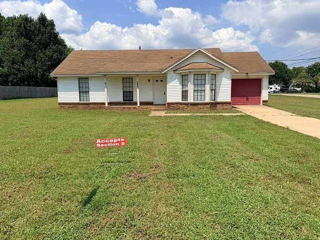 972 Faulkner Rd — Photo 1