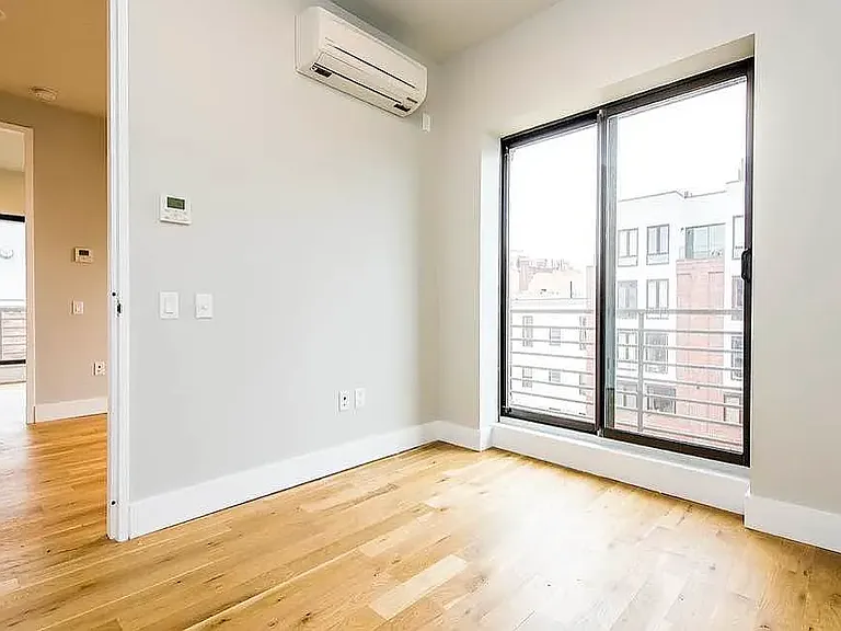 185 Leonard St #3E — Photo 11