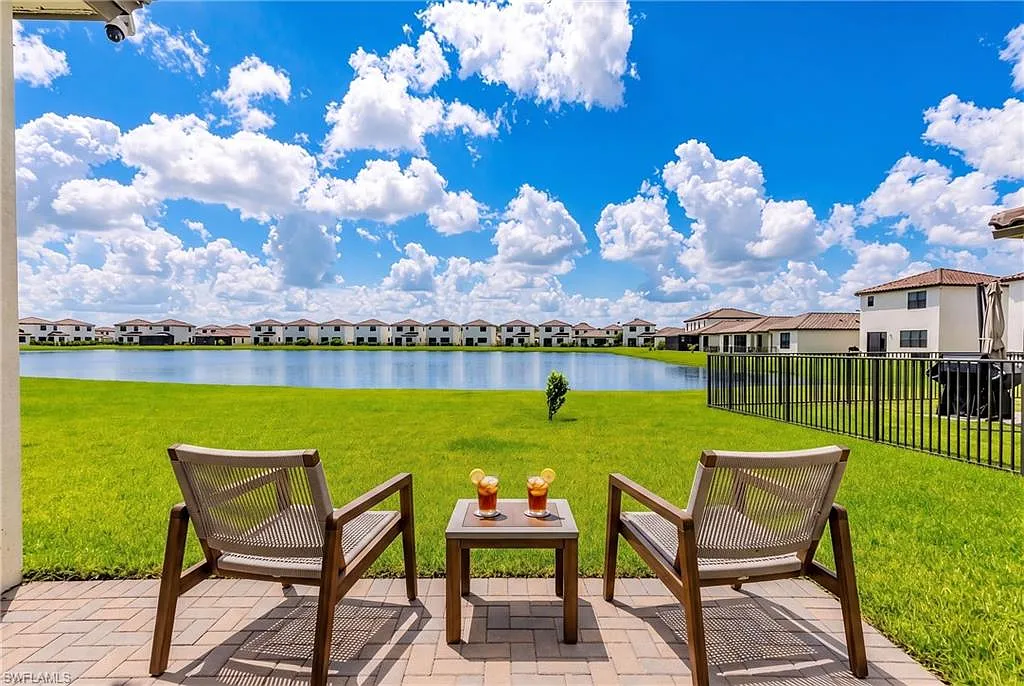 3 bed, 2.5 bath, 1788 sqft, $2,449 — Photo 1