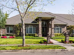 157 Larksmead Ln, Eugene, OR 97404