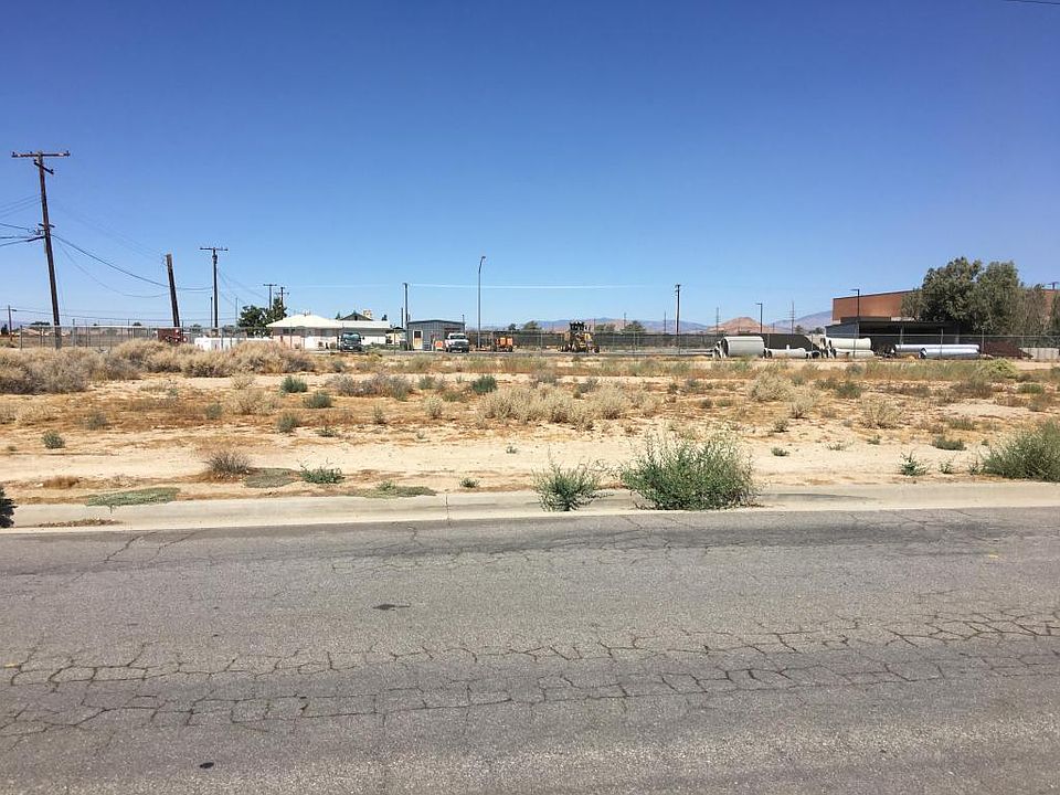 2nd image of 2887 28th St W