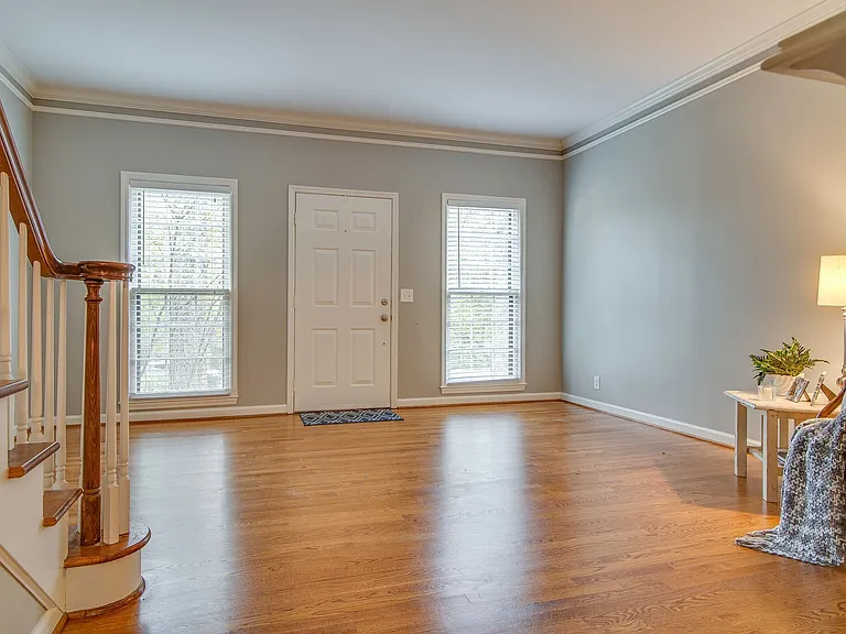 2306 Sharondale Dr — Photo 6