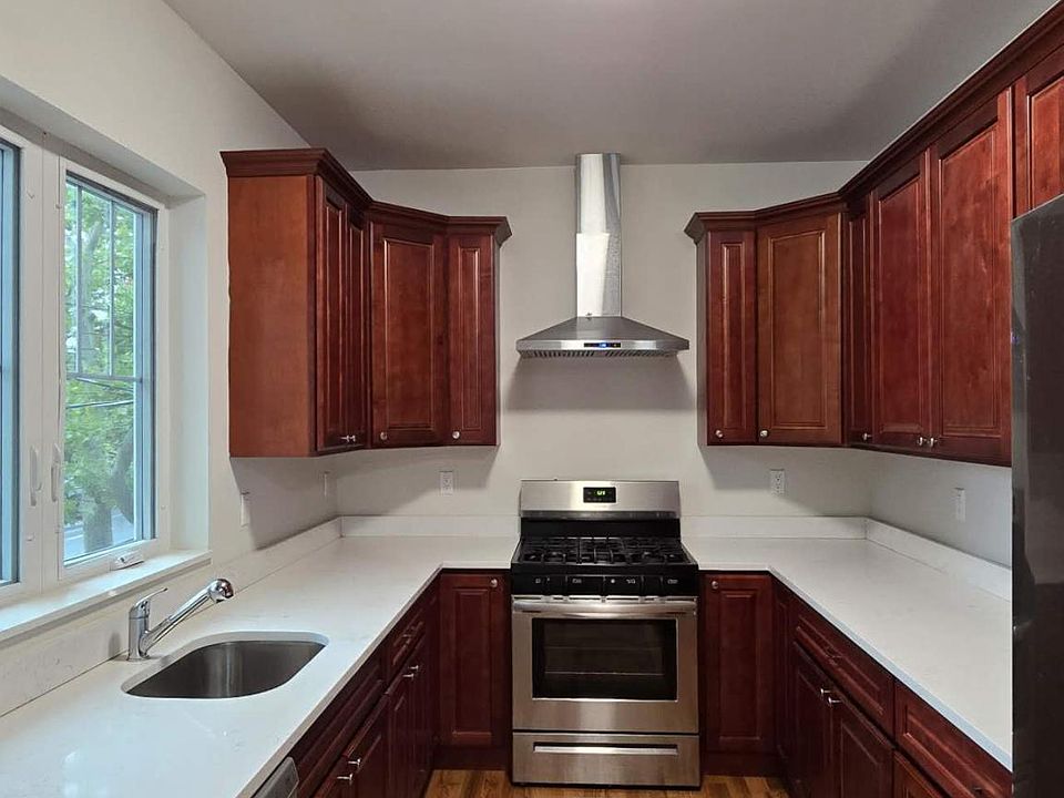 1st image of 1293 Richmond Ave #2A