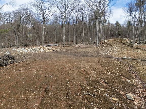 4th image of 98 Meadow Rd